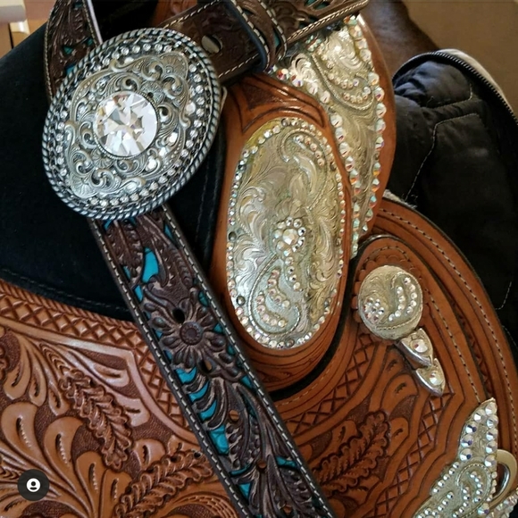 Belt Buckles & Leather - Picture 3 of 5